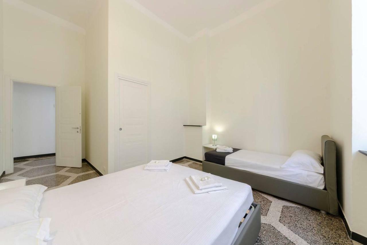 Joivy Elegant Flat For 7, In The Heart Of Genoa Apartment Exterior photo